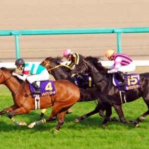 皐月賞直線の攻防