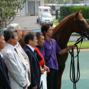 8/23　小倉　５Ｒ　新馬戦　記念撮影