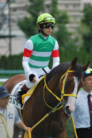 10年7月4日、新馬戦 ウルル