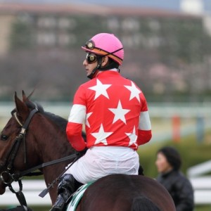 2010/12/25ラジオNIKKEI杯2歳S_馬場入り