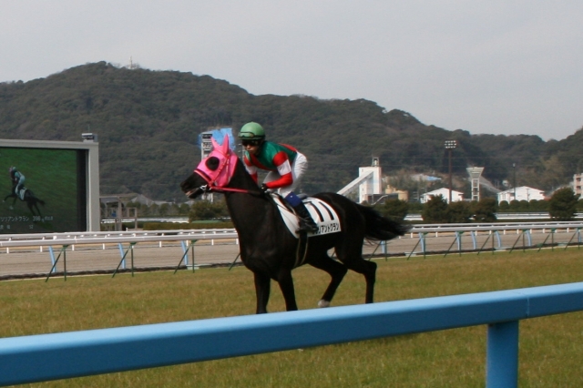 2/26　小倉4R　混合・未勝利　芝1200ｍ ブリリアントクラン