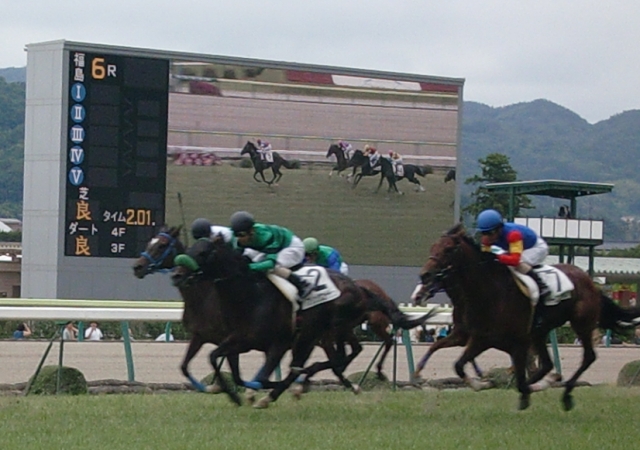 2012.07.01 福島６R ゴール手前 ブリングスザサン