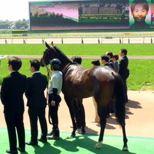 4月27日のウイナーズサークルにて