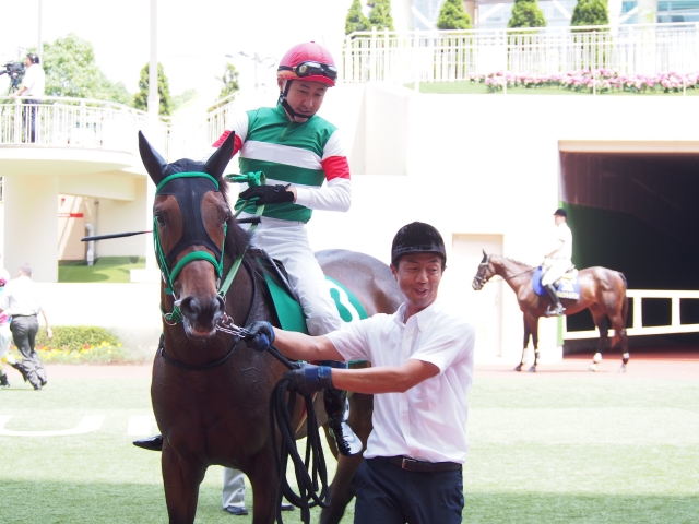 小倉サマージャンプ時パドック メリーモナーク