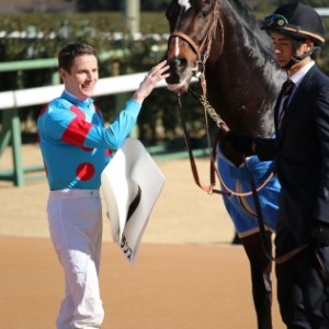 新馬戦口取り