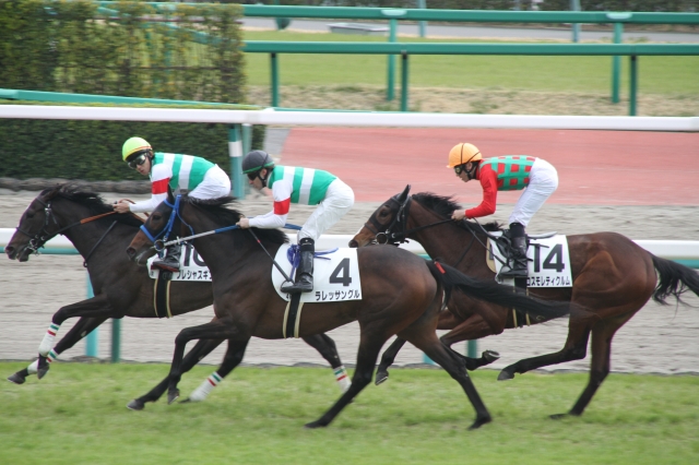 未勝利　ゴール後 ラレッサングル