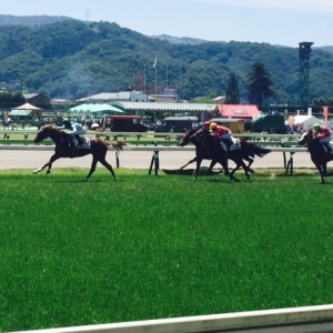 福島2Ｒ未勝利戦　　ゴール前100ｍ