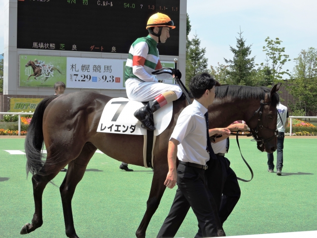 メイクデビュー・パドック３ レイエンダ