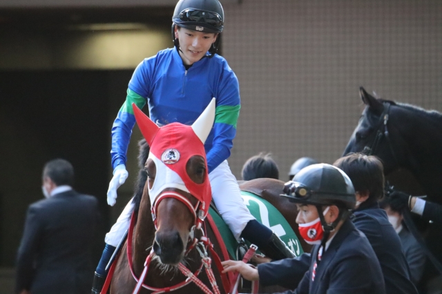 京都2歳S パドック バスラットレオン