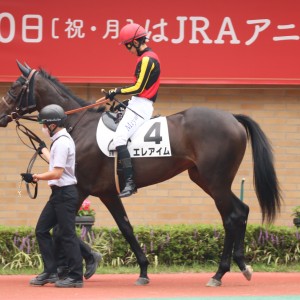 メイクデビュー