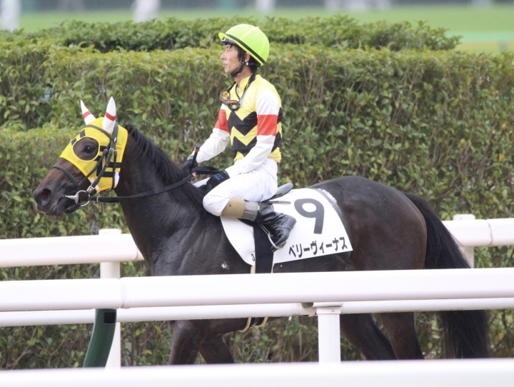 2021/10/16 2歳新馬(牝) ベリーヴィーナス