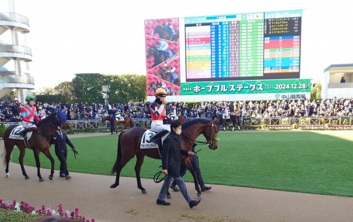 ブラックジェダイト 新馬戦 ブラックジェダイト