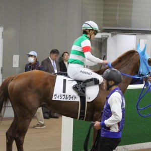 未勝利検量室前